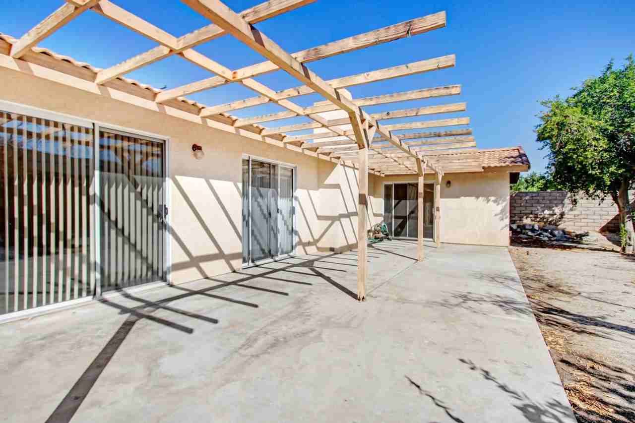 43580 Texas Ave - Photo 5 of 18