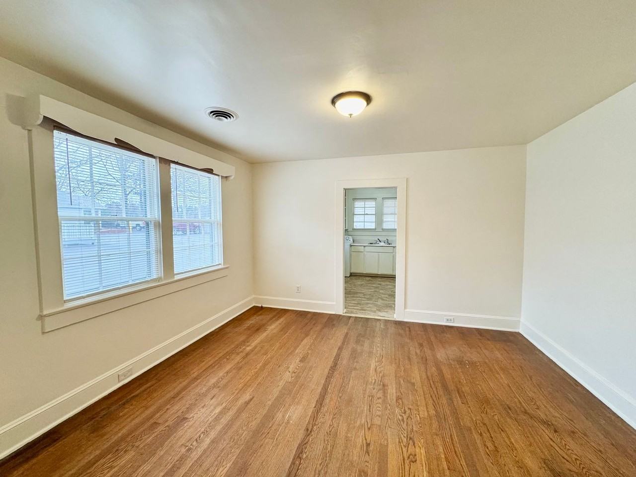 510 E Atlantic St - Photo 3 of 12