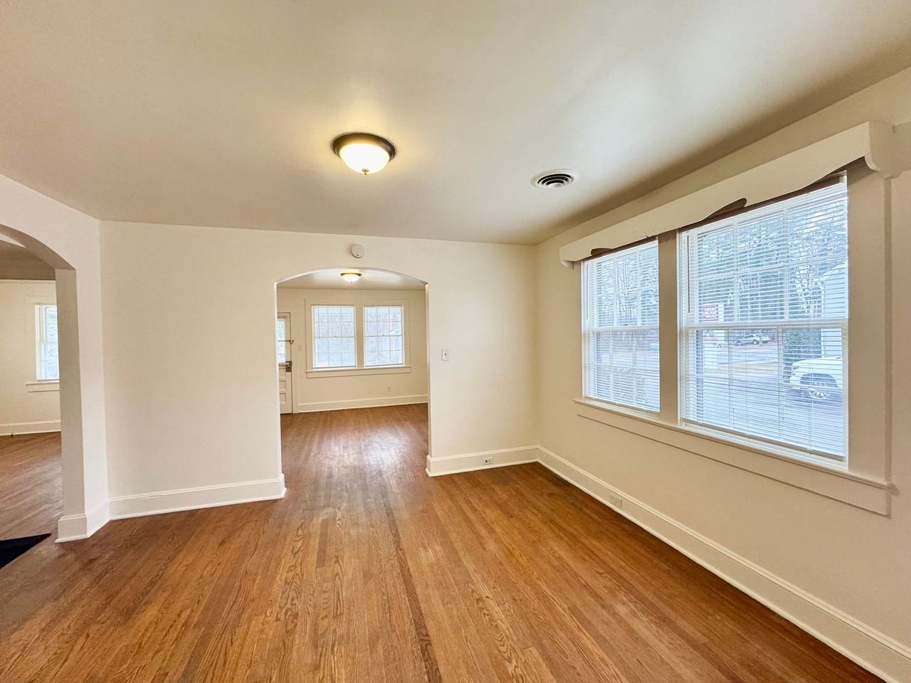 510 E Atlantic St - Photo 4 of 12