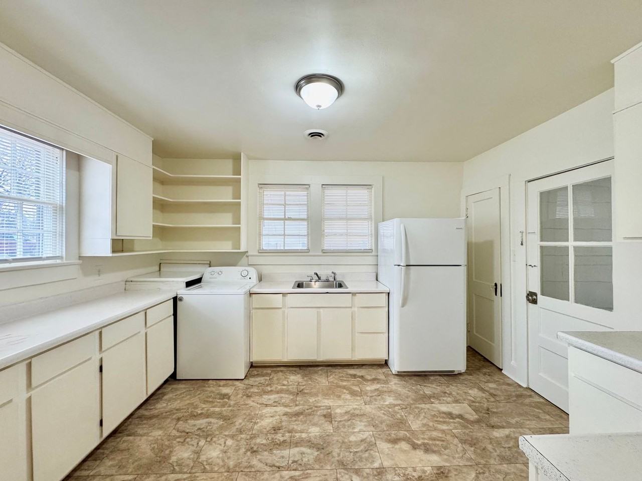 510 E Atlantic St - Photo 7 of 12
