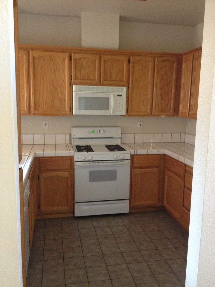 641 Aylsham Ct - Photo 5 of 18