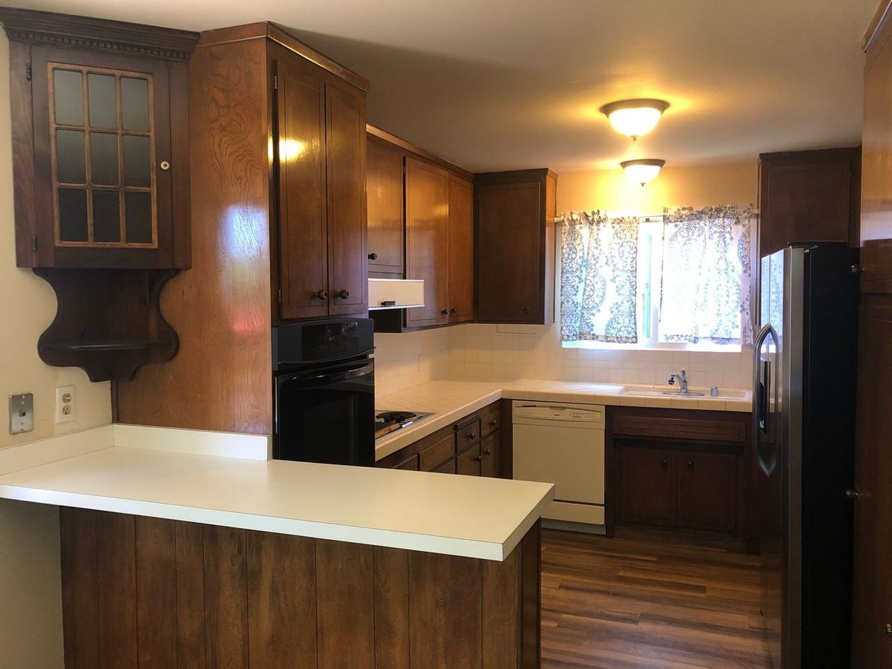 1010 Emerald Hills Ct - Photo 2 of 9