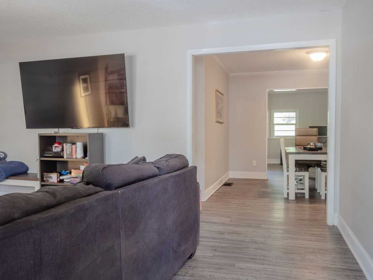 411 College Blvd - Photo 3 of 21