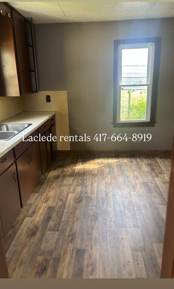 381 Hilton St - Photo 4 of 11