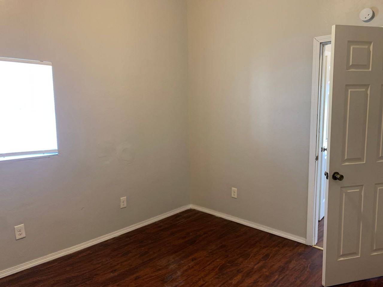 819 N Brauer Ave - Photo 3 of 13