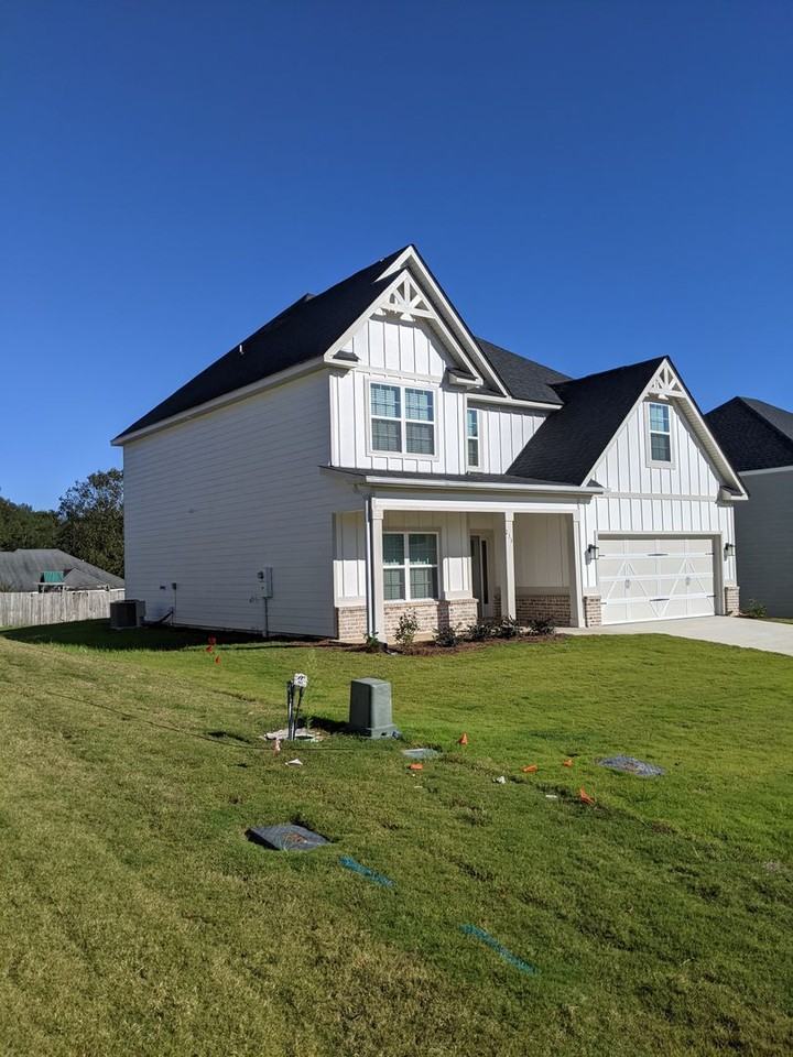 233 Ravenwood Dr - Photo 2 of 21