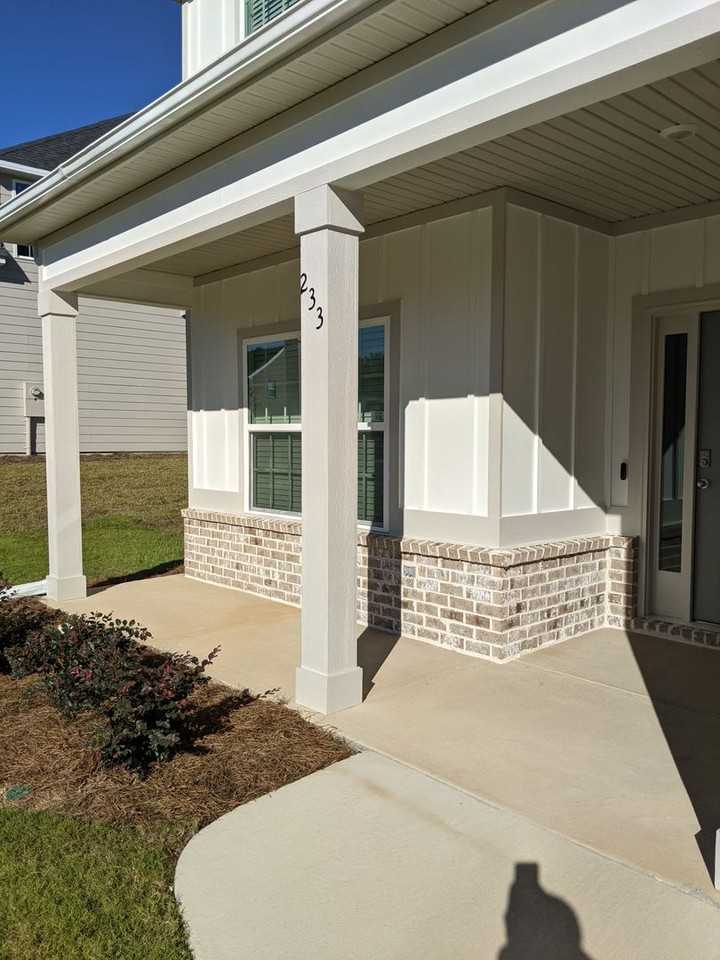 233 Ravenwood Dr - Photo 3 of 21