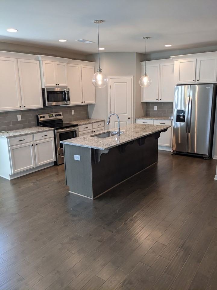 233 Ravenwood Dr - Photo 7 of 21