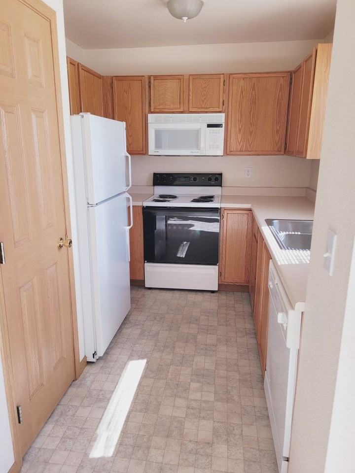 2491 Daws Dr #C - Photo 6 of 12