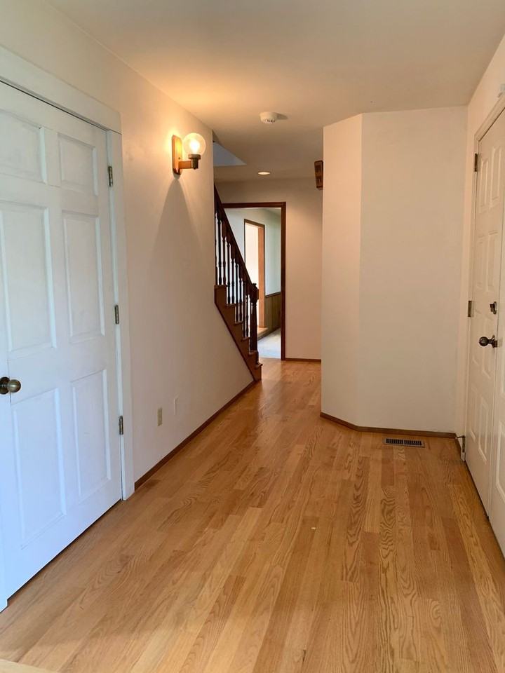 840 Breakwater Cir - Photo 2 of 36