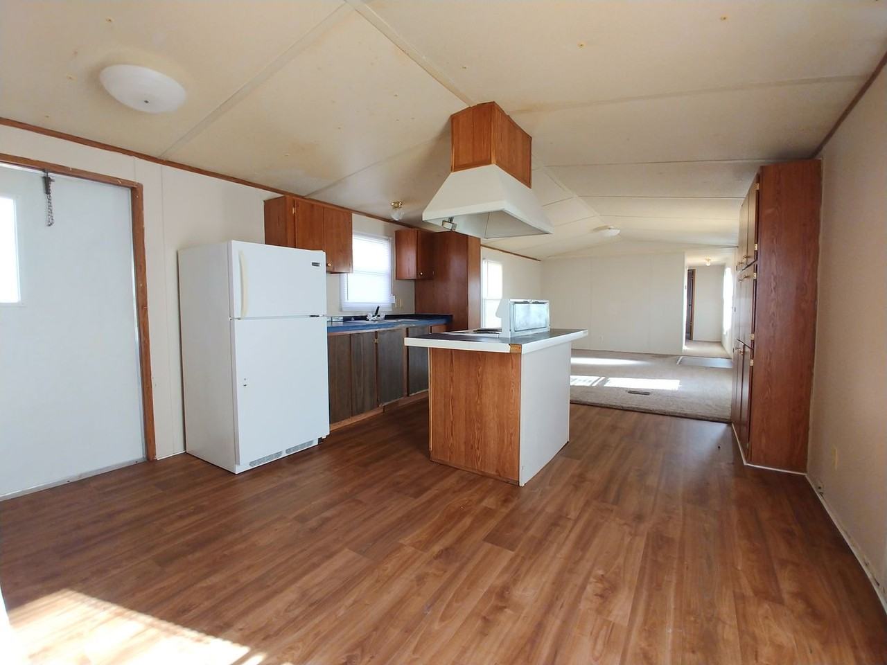 1302 Southport St - Photo 3 of 16