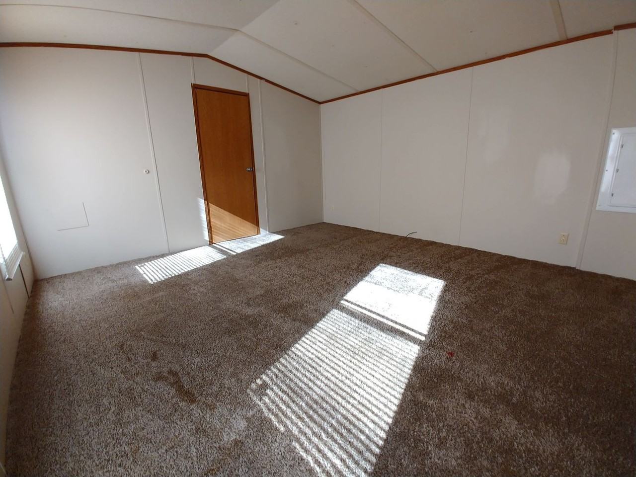 1302 Southport St - Photo 7 of 16