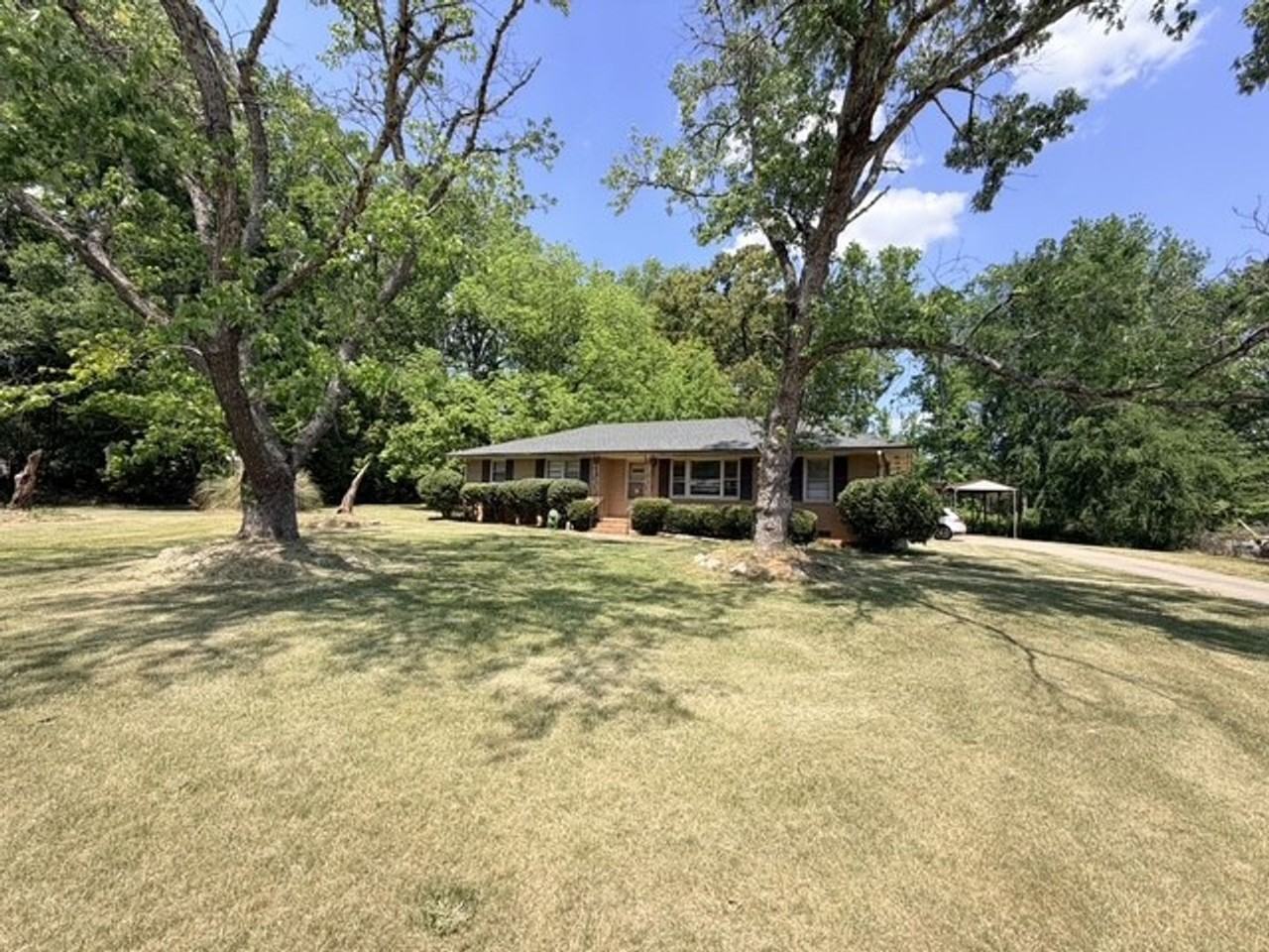 510 Willowbrook Rd - Photo 4 of 30