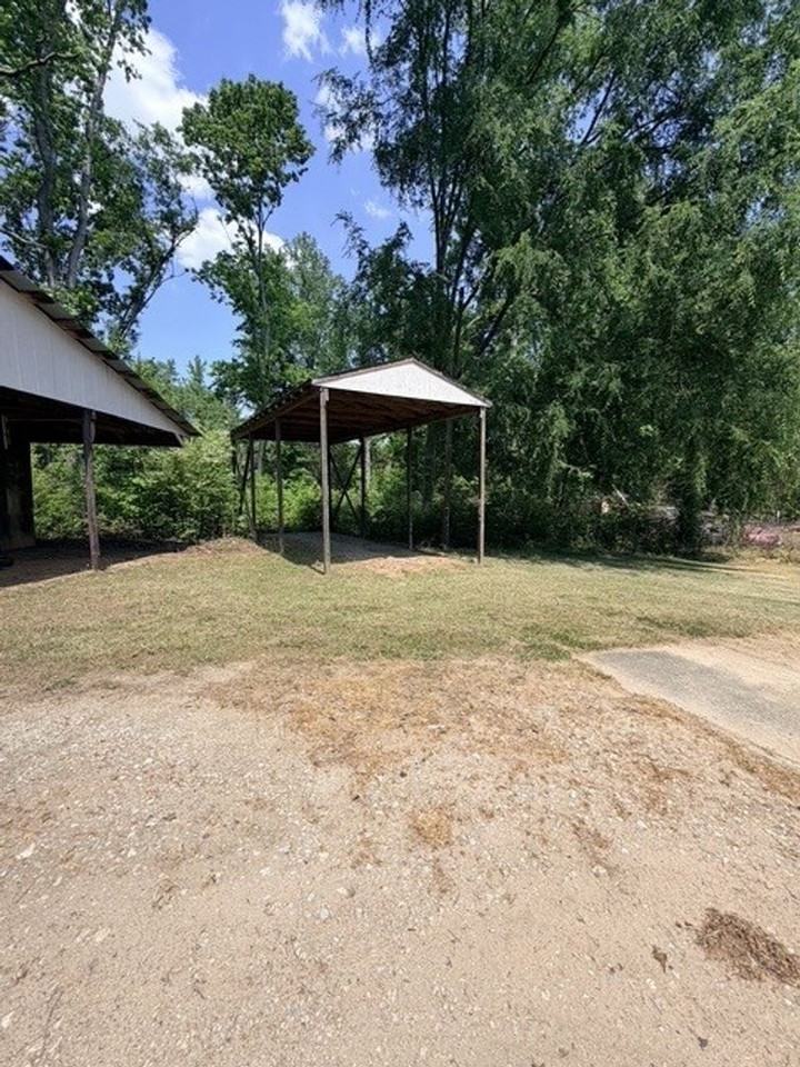 510 Willowbrook Rd - Photo 7 of 30