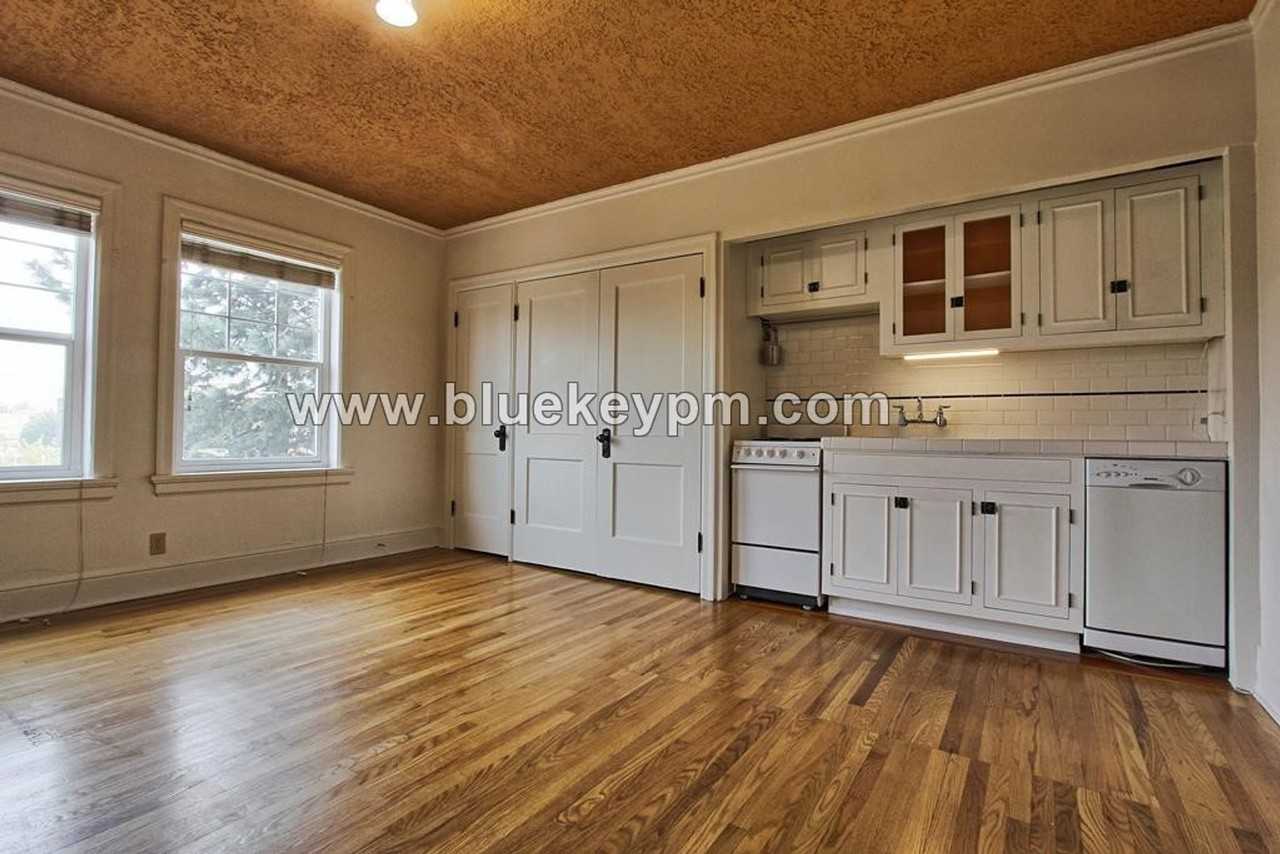 20 Nw 16th Ave #302 - Photo 4 of 10