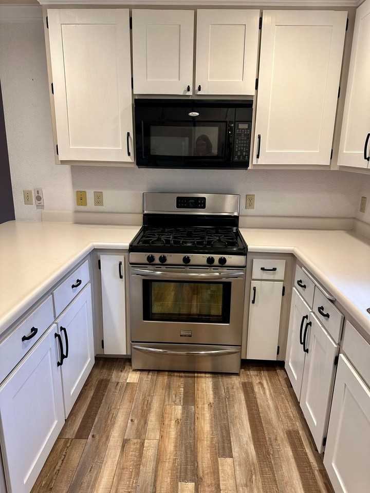 2720 Sandstone Dr - Photo 4 of 25