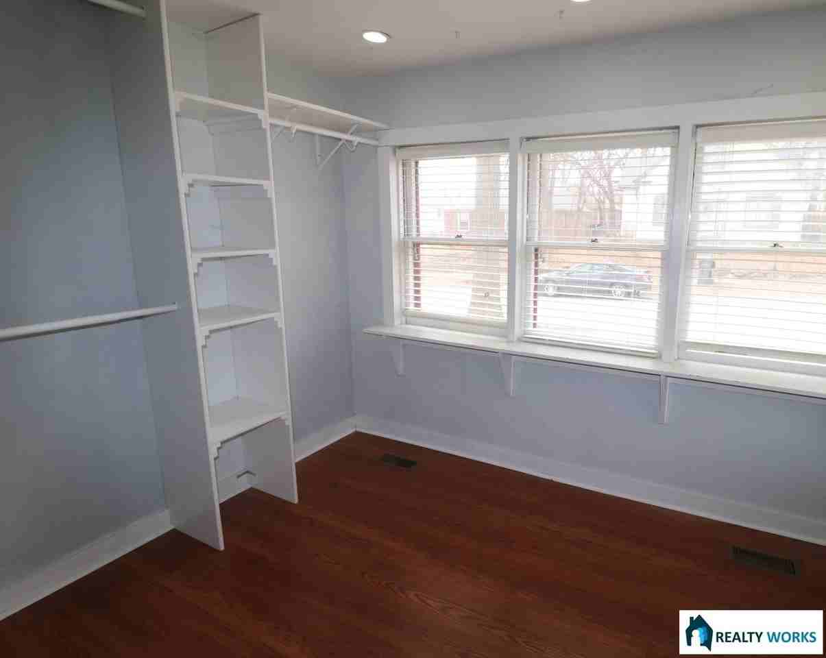2810 Washington St - Photo 7 of 8