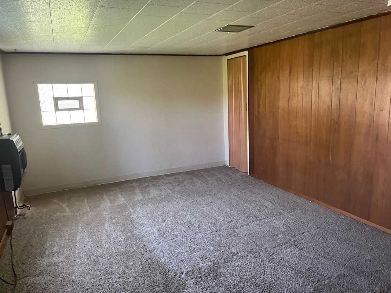 300 Barckhoff St - Photo 7 of 9