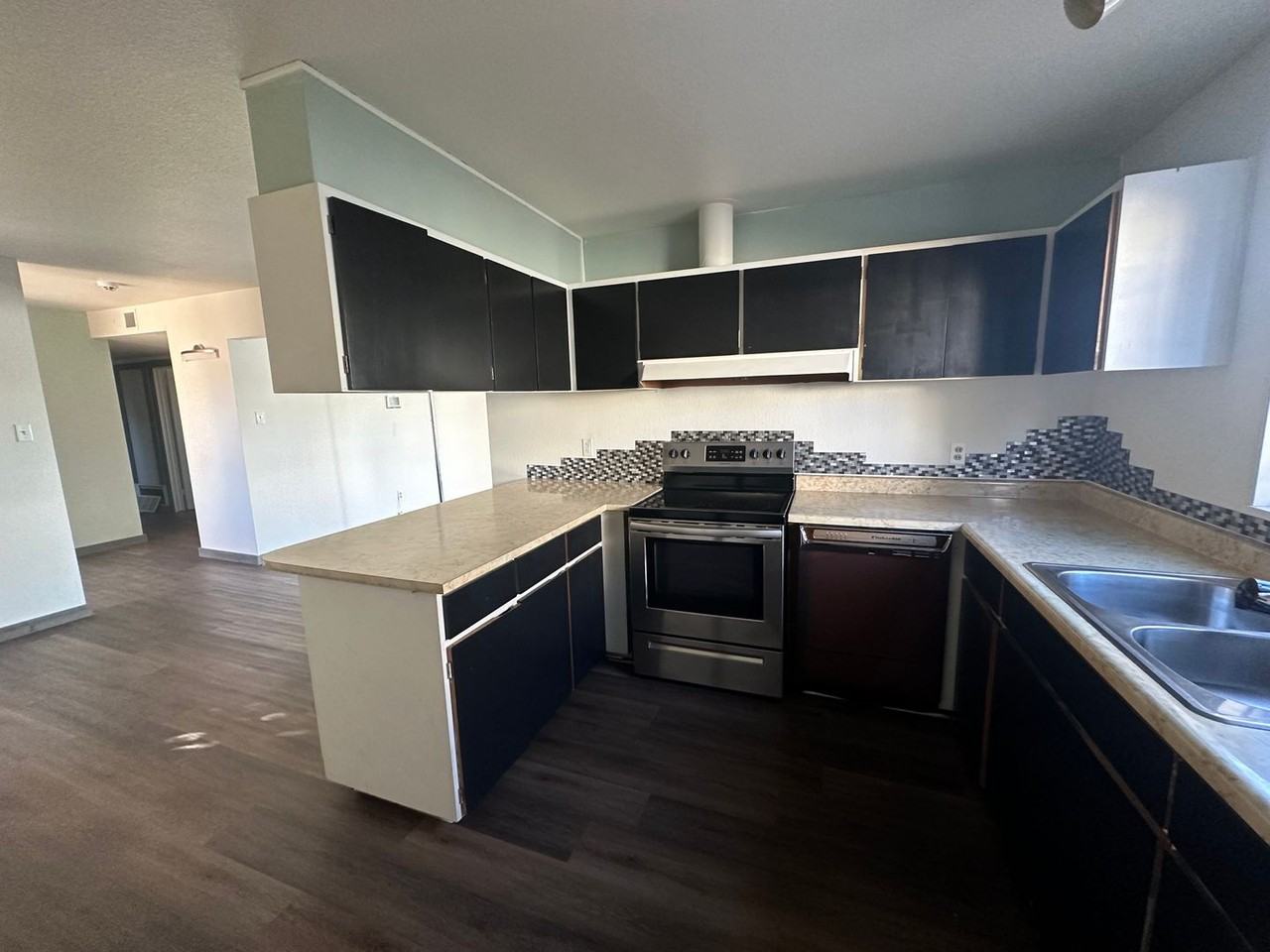 4005 Van Buren St Ne - Photo 3 of 8