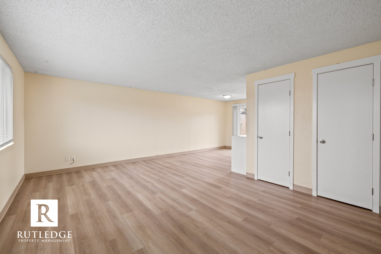 203 Lewis Ave - Photo 6 of 15