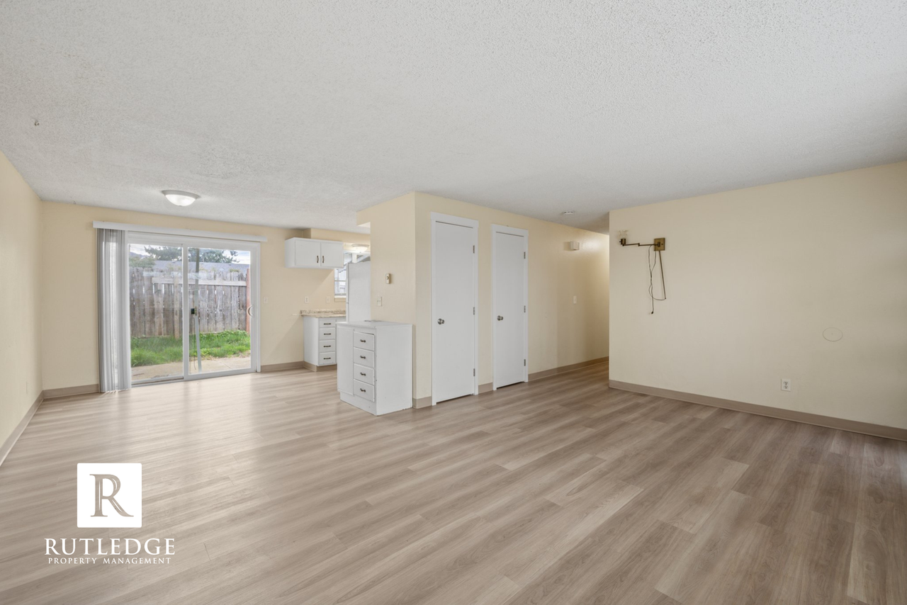 203 Lewis Ave - Photo 7 of 15