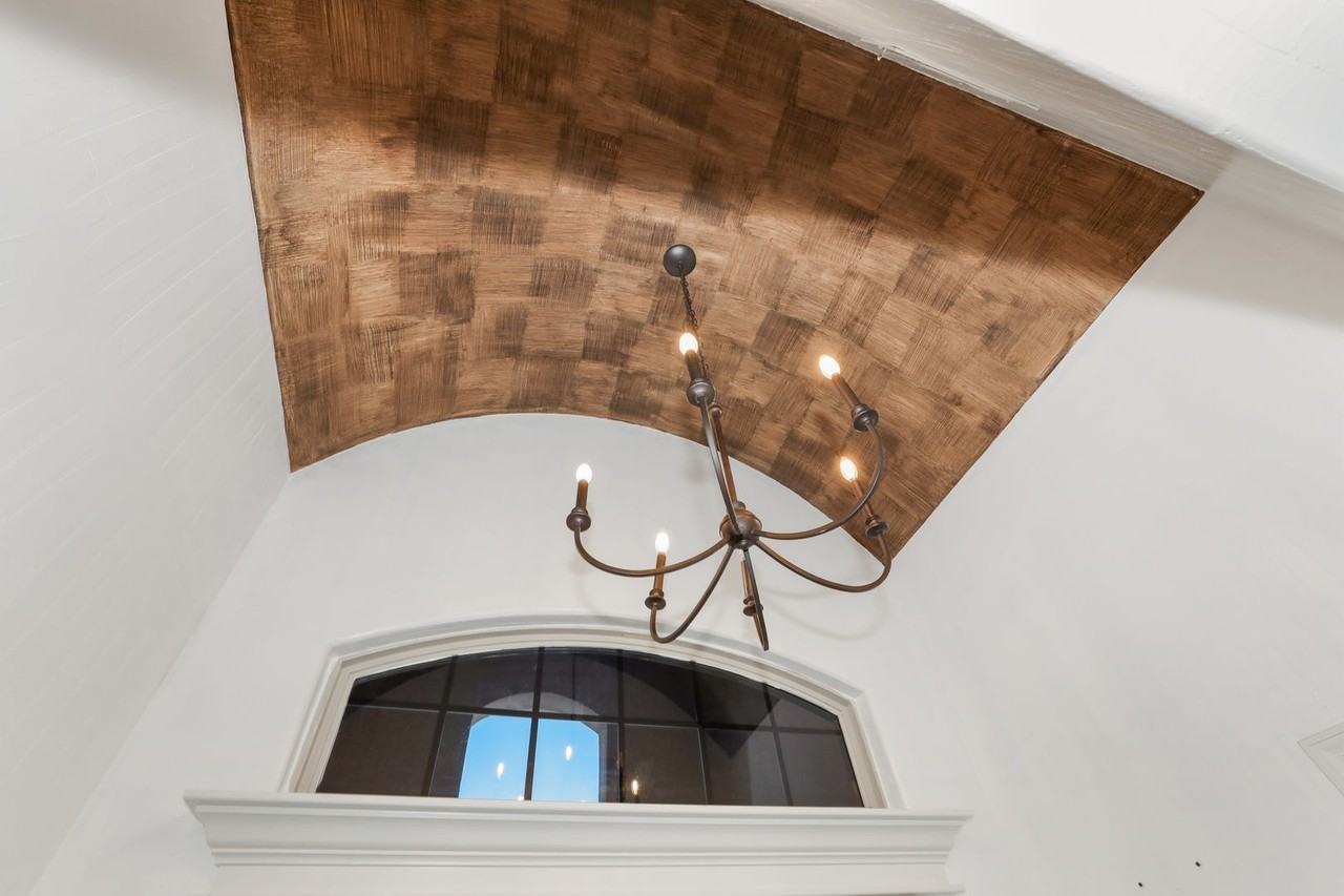 7303 Rochester - Photo 5 of 31