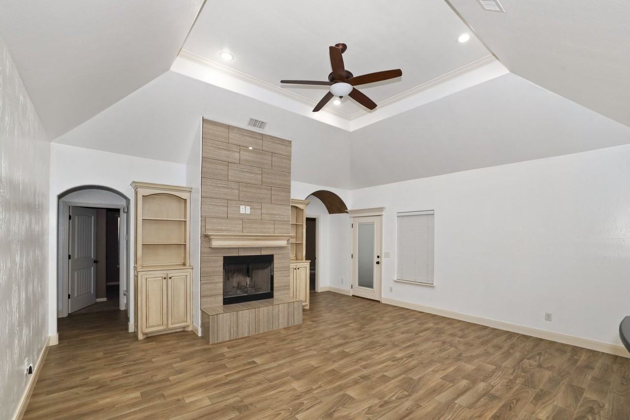 7303 Rochester - Photo 6 of 31