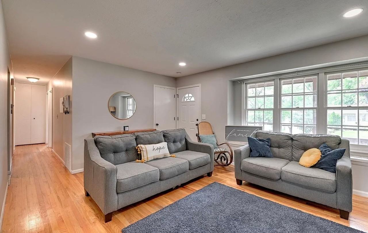 6405 Parkview Ln - Photo 5 of 36