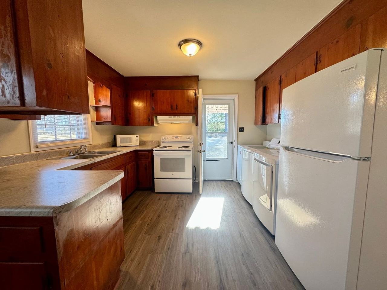 1210 Smith Cross Rd - Photo 2 of 10