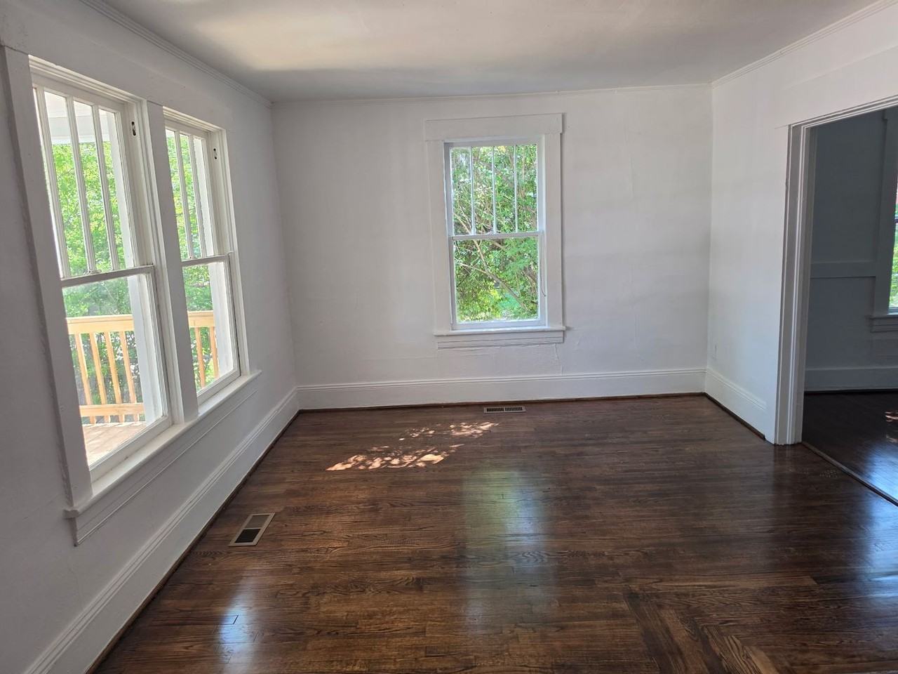 619 Webb Rd Ne - Photo 4 of 29