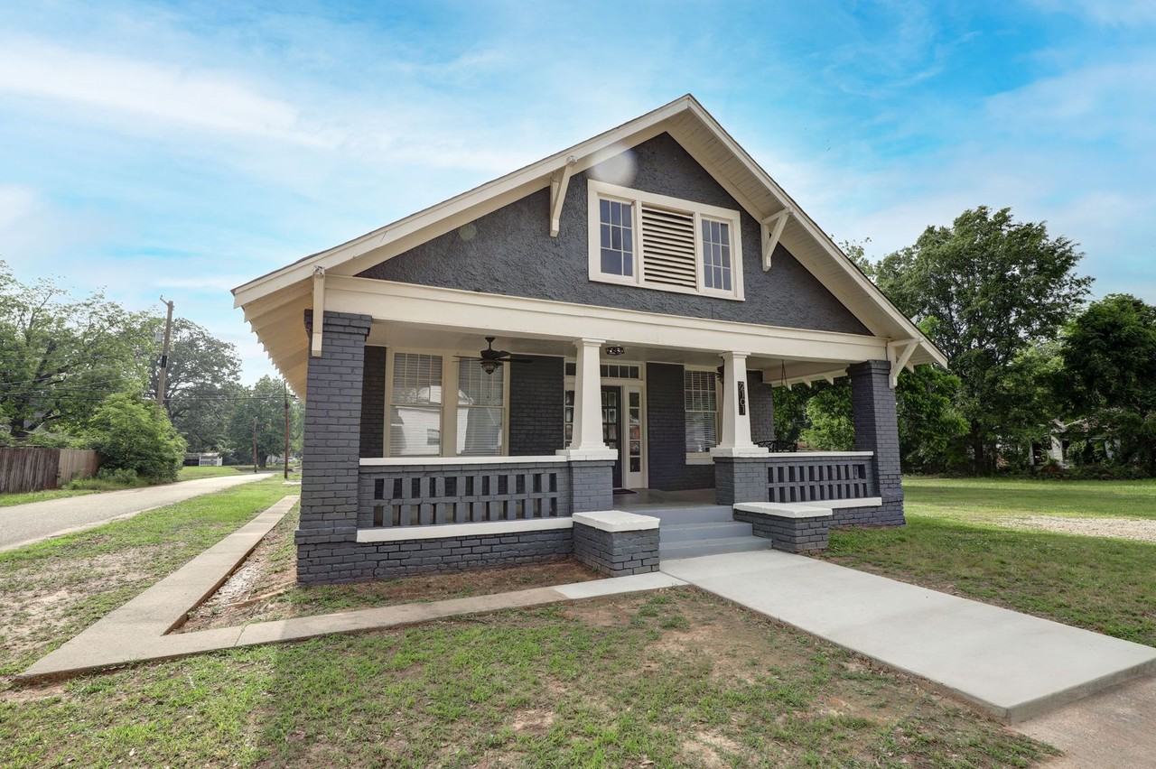2101 Pecan St - Photo 2 of 12