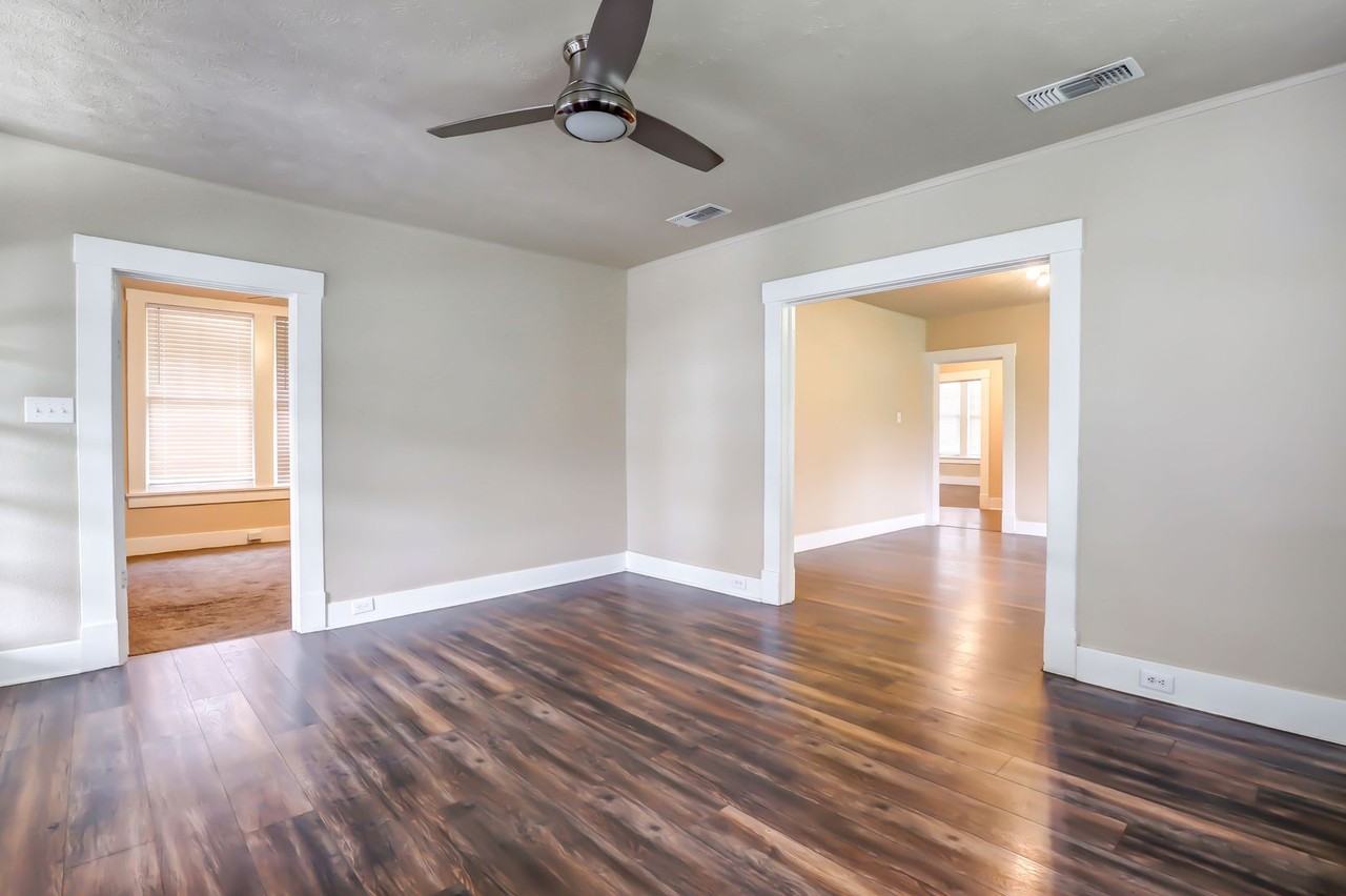 2101 Pecan St - Photo 4 of 12