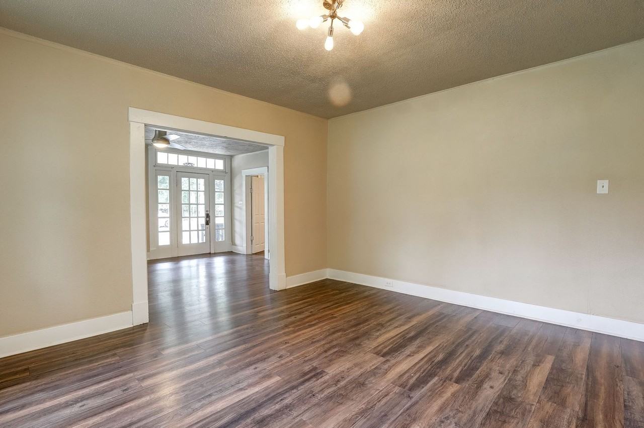 2101 Pecan St - Photo 5 of 12