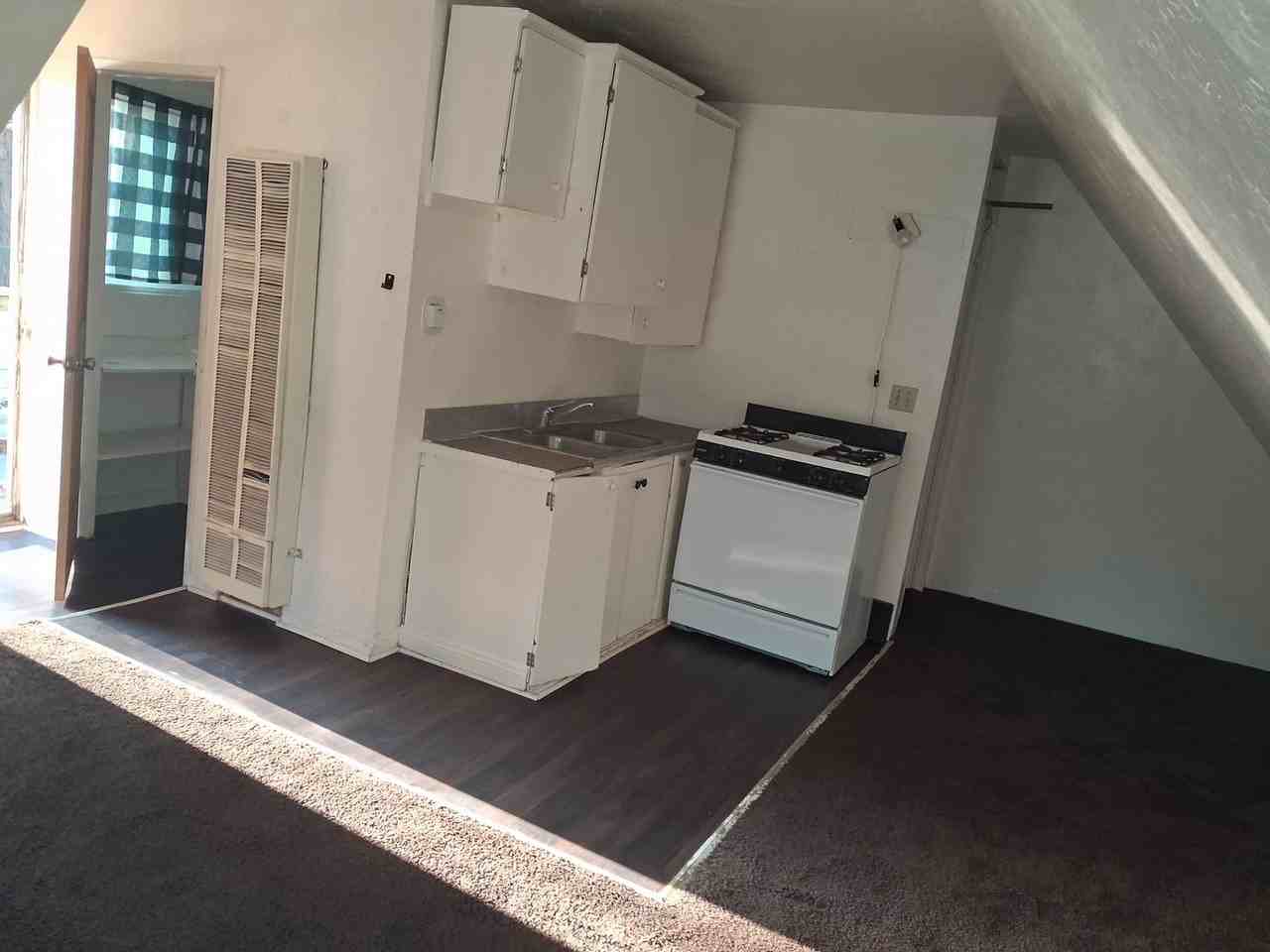 211 W Big Bear Blvd - Photo 4 of 30
