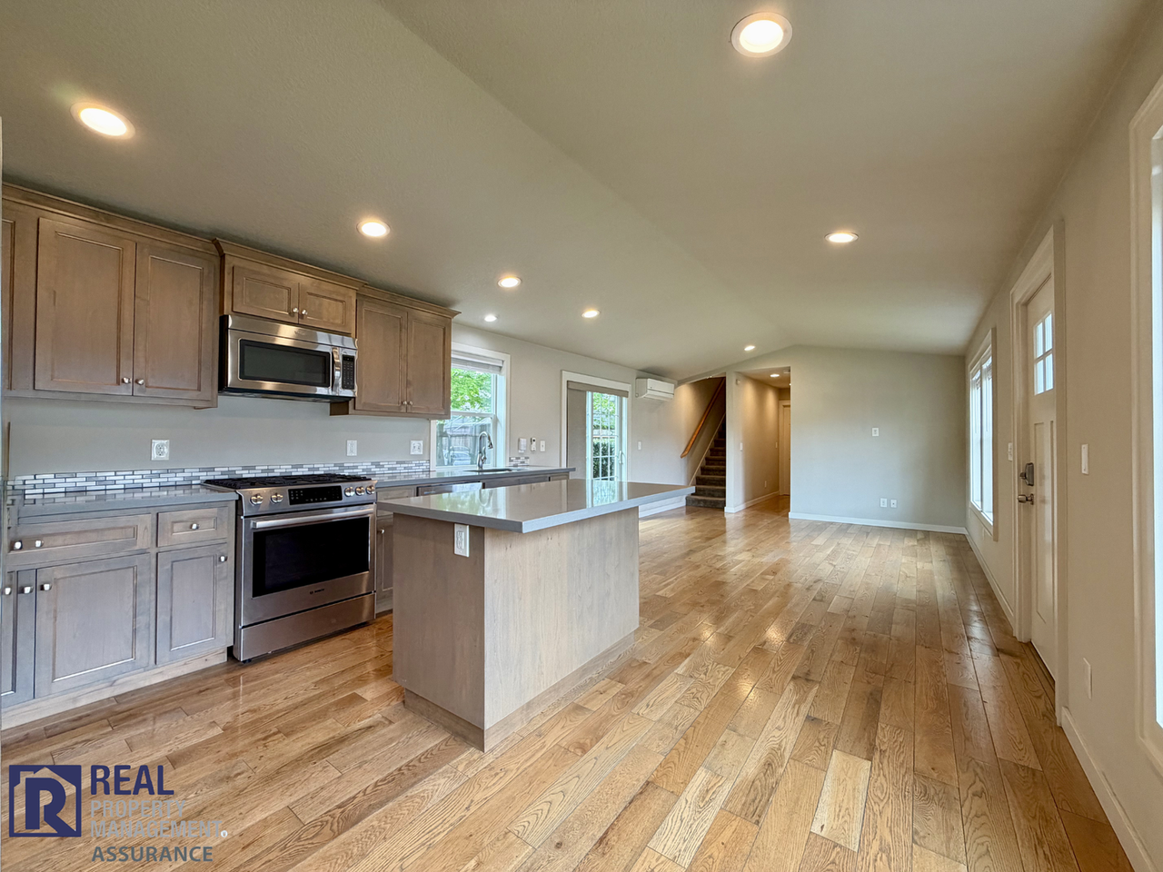 1410 Se Alder St - Photo 2 of 24