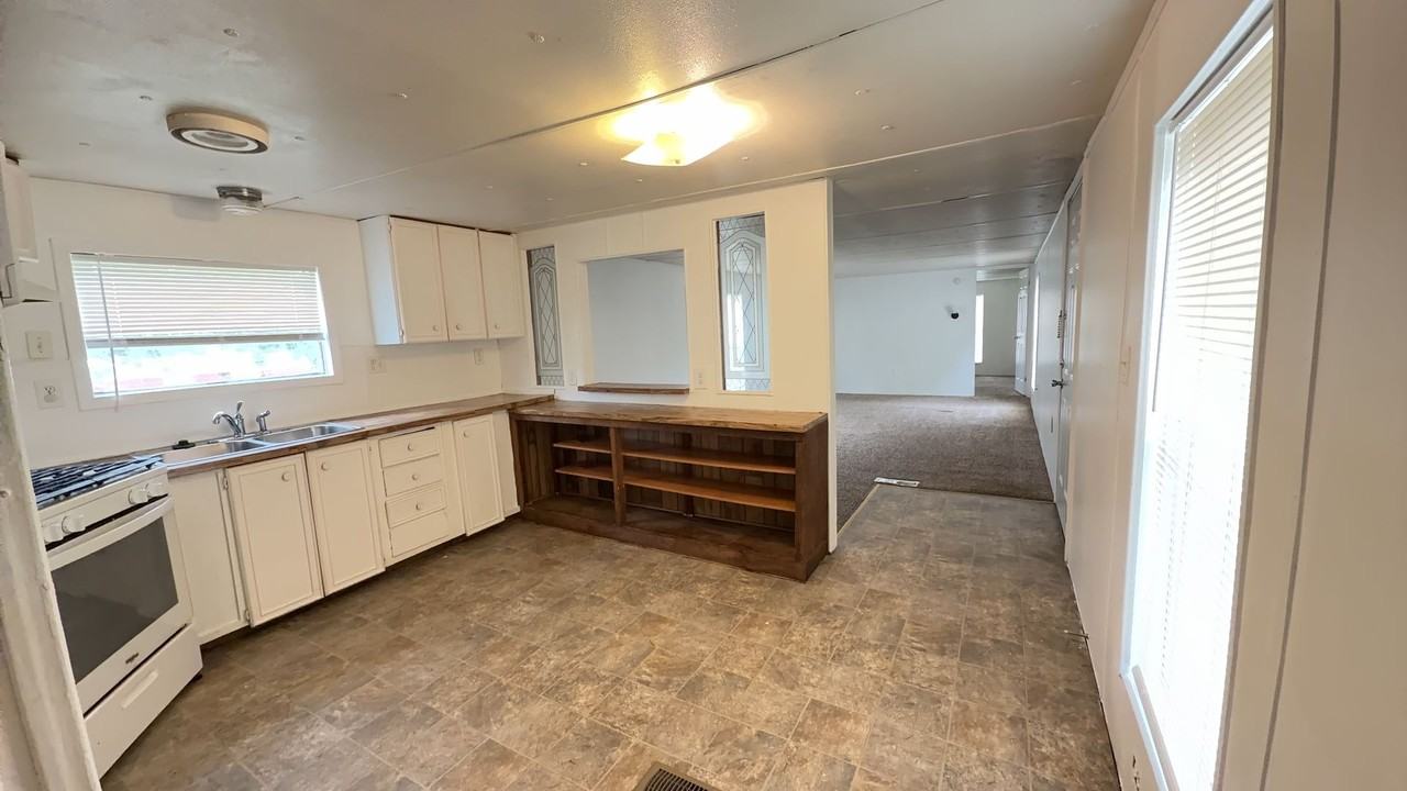 27 Blue Star Dr - Photo 3 of 15