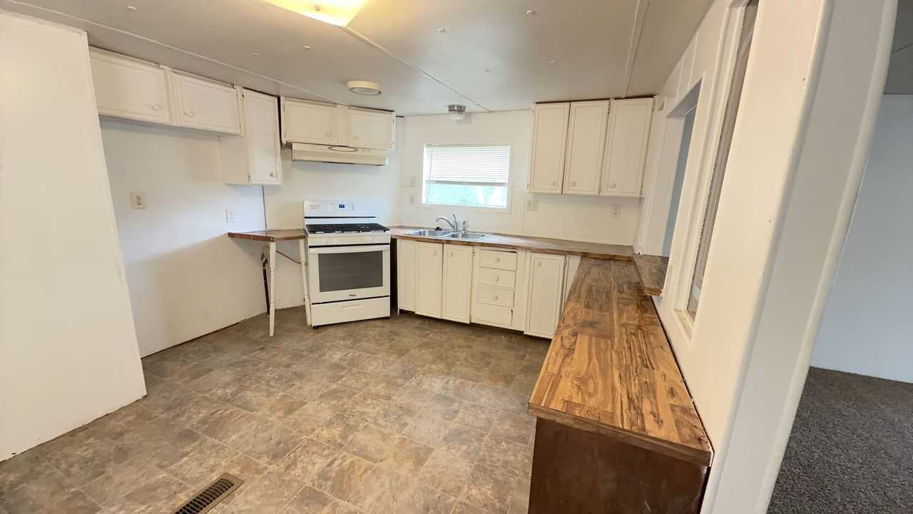 27 Blue Star Dr - Photo 4 of 15