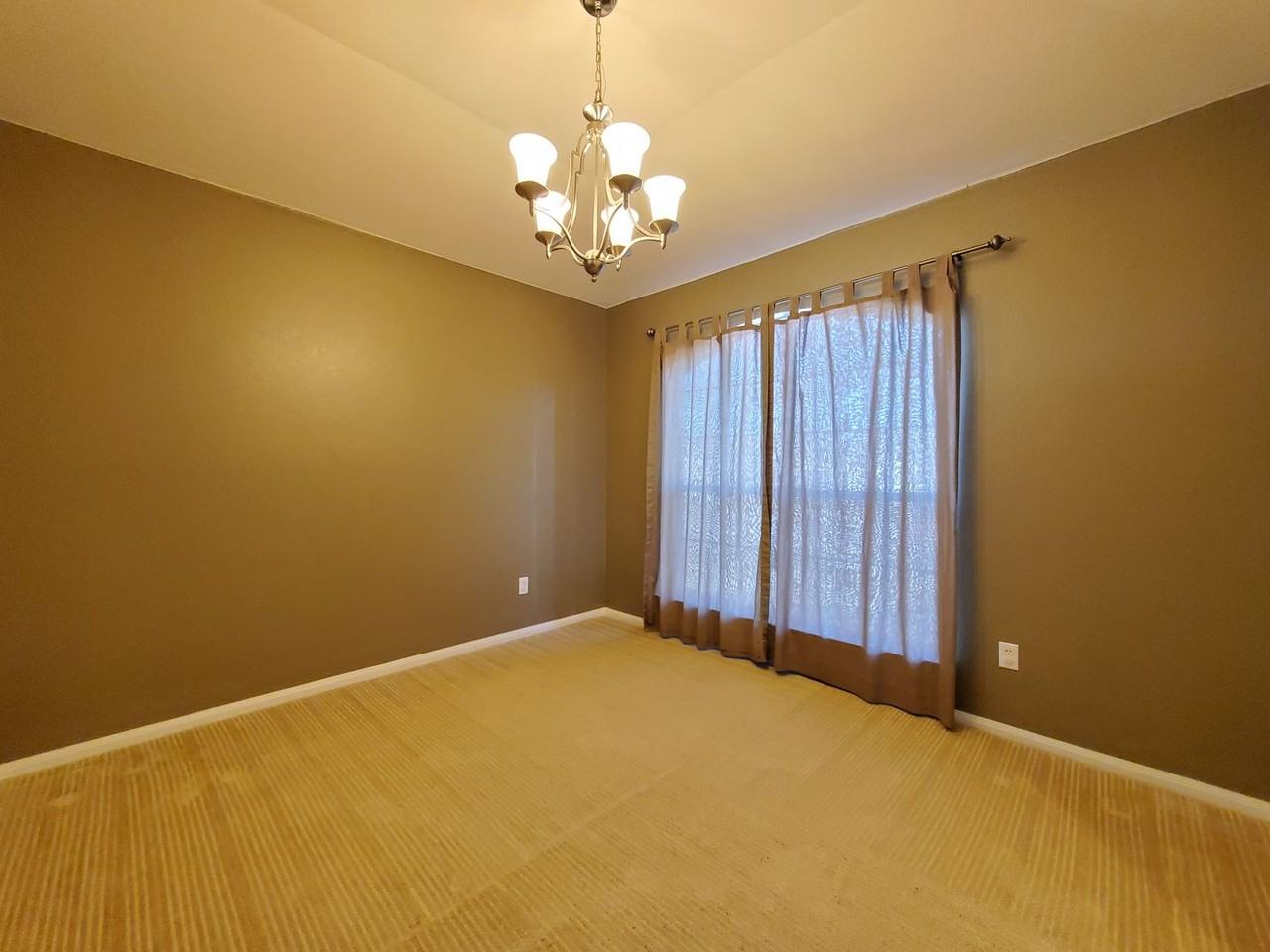 6304 Taree Loop - Photo 5 of 34