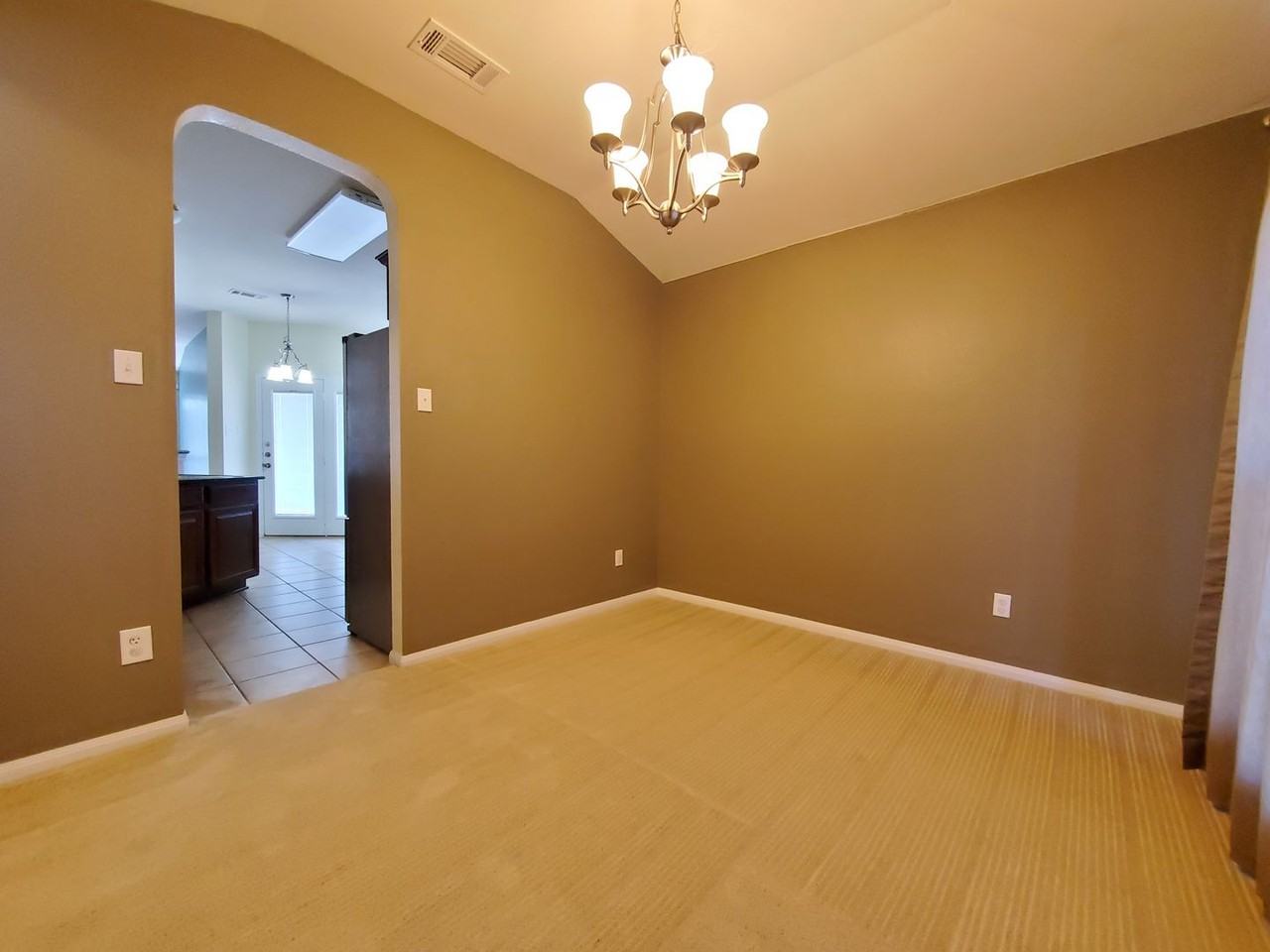 6304 Taree Loop - Photo 6 of 34