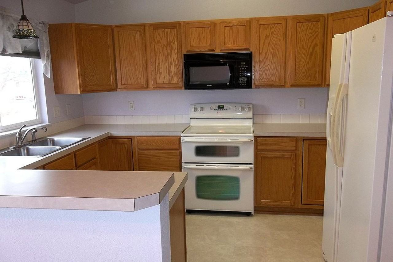 350 Gypsum Ct - Photo 2 of 9