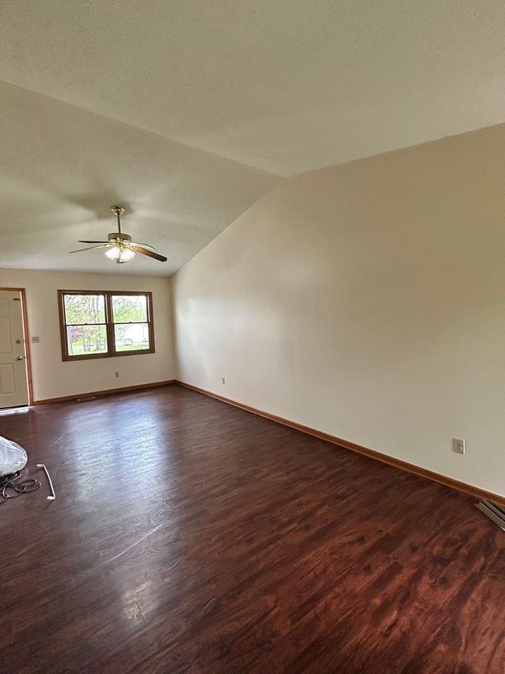 317 Villa St - Photo 2 of 15
