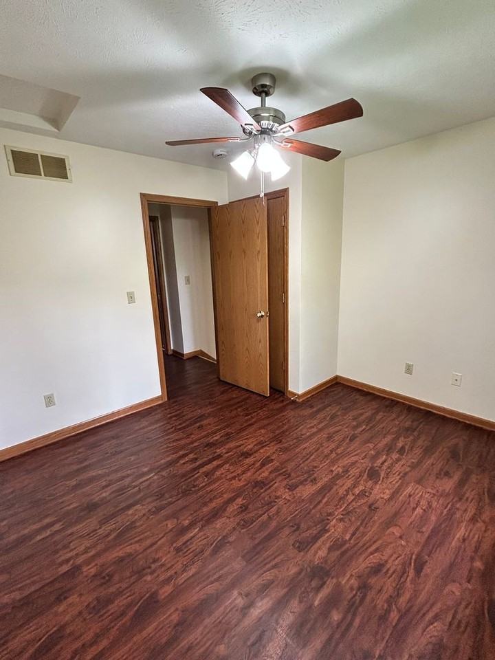 317 Villa St - Photo 4 of 15