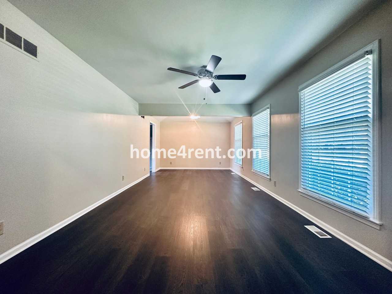 11211 W 71st St - Photo 4 of 45