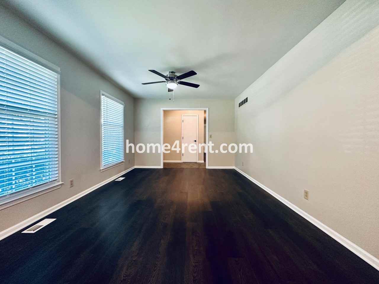 11211 W 71st St - Photo 6 of 45