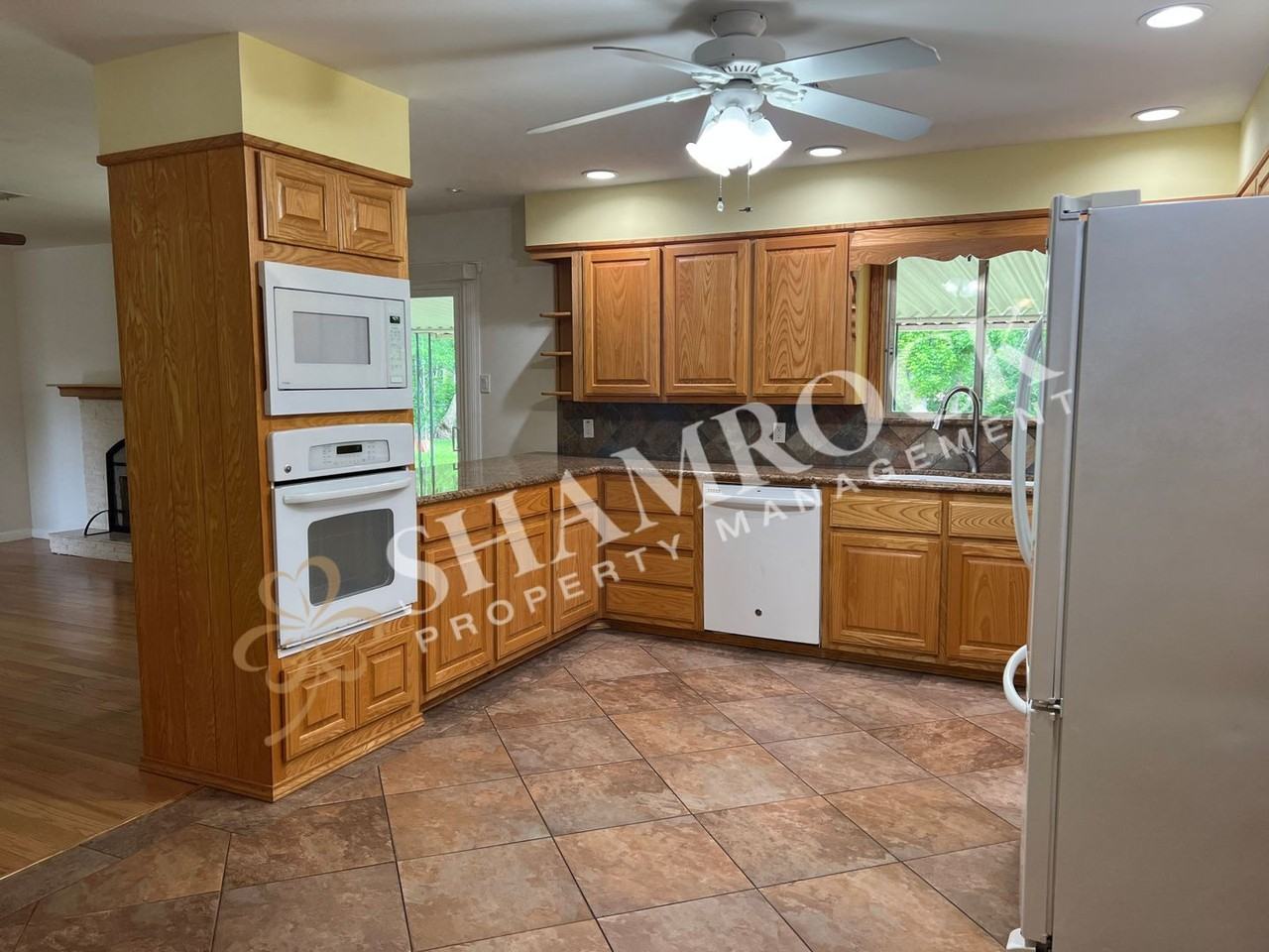 7734 Fairway Rd - Photo 4 of 15