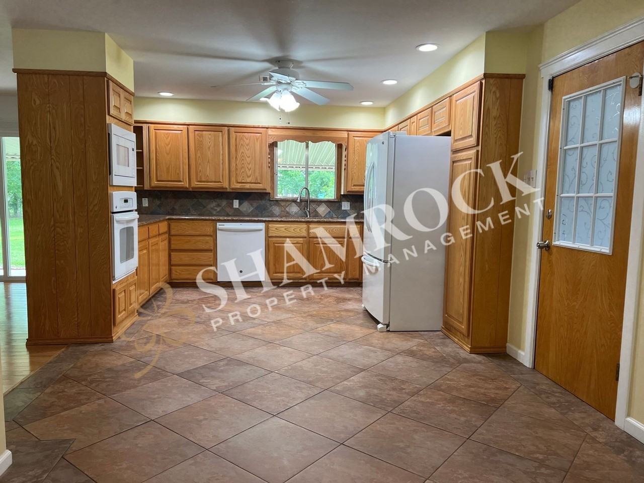 7734 Fairway Rd - Photo 5 of 15