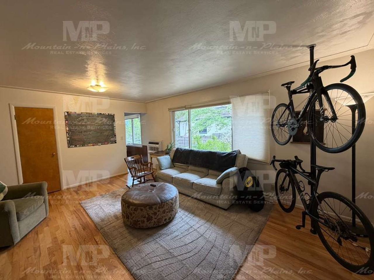 522 Smith St - Photo 2 of 12