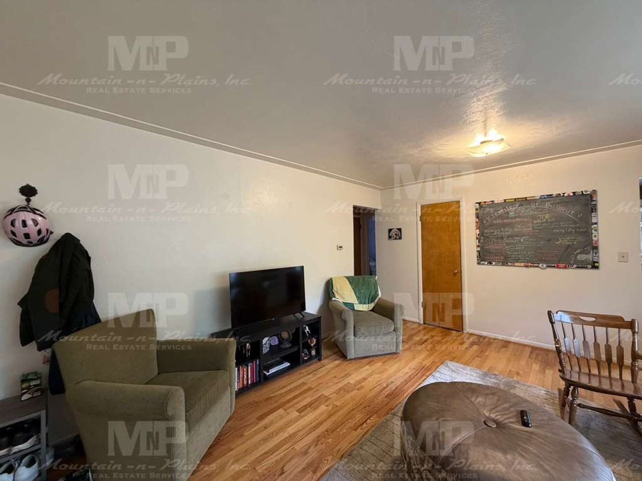 522 Smith St - Photo 3 of 12