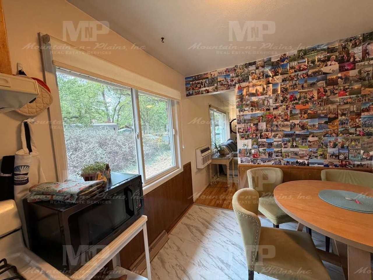 522 Smith St - Photo 7 of 12