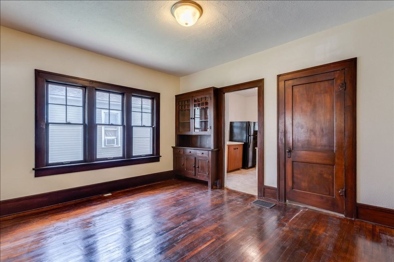 321 S Chautauqua Ave - Photo 3 of 18